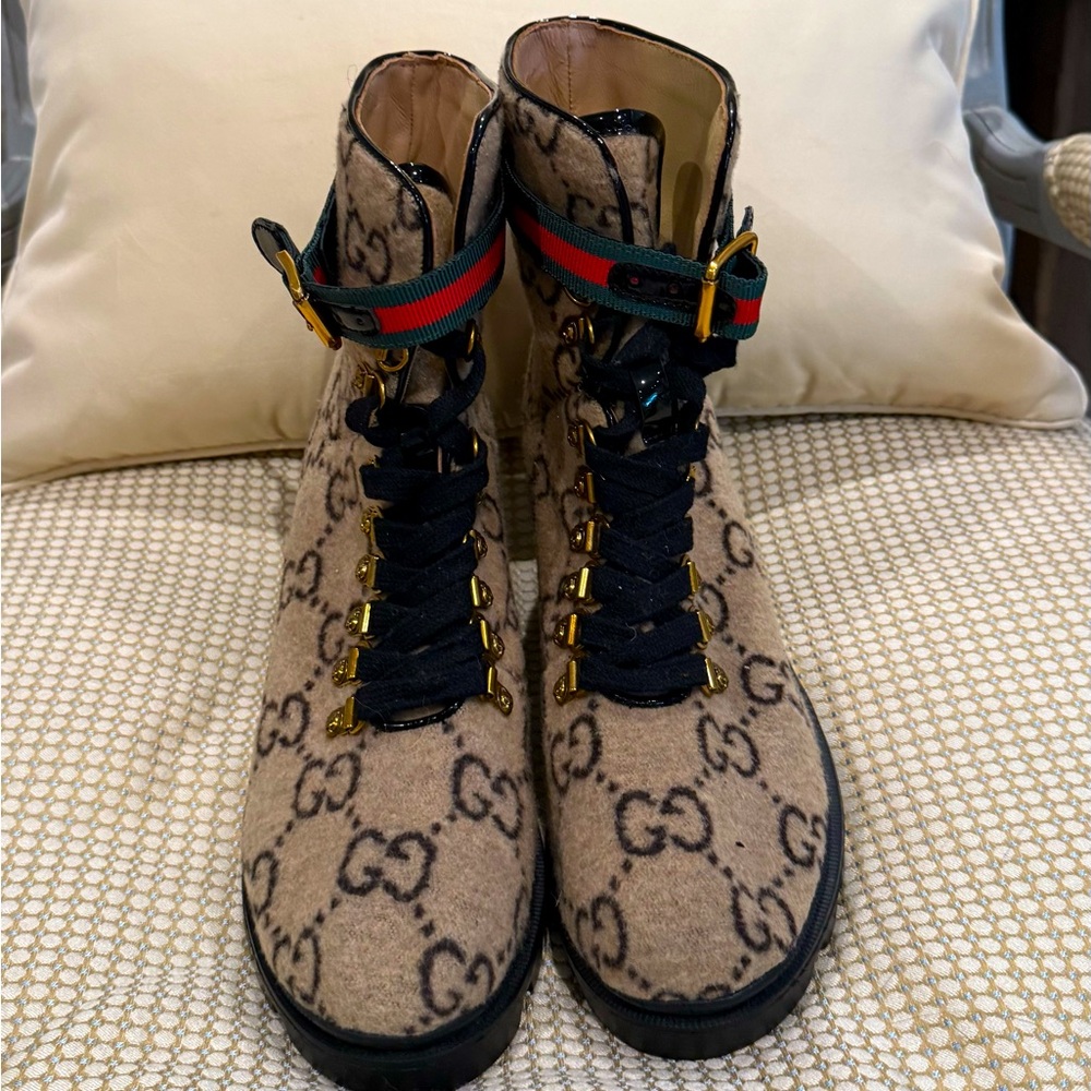 Gucci Wool Big GG Monogram Lace Up Combat Boots Beige never worn size 37